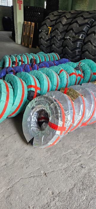 Шины цельнолитые и шинокомплекты для вилочных погрузчиков,кары