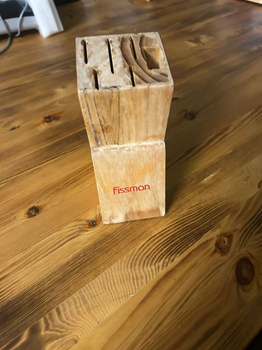 Продаю подставку для ножей