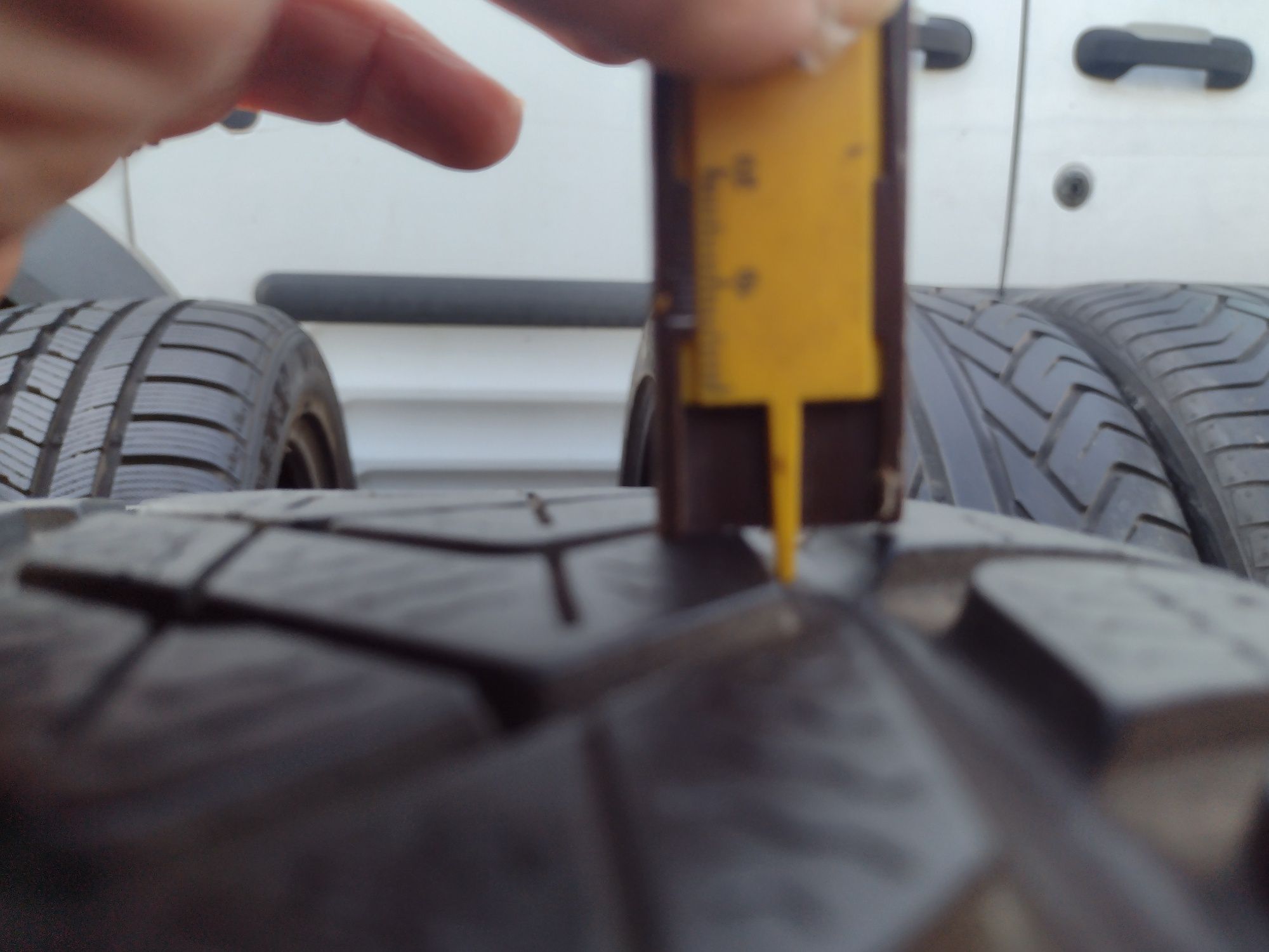 Перфектна 1бр.245/50/18 Pirelli Sotto Zero 3 dot2517