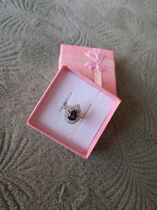 Сребърен пръстен с камък