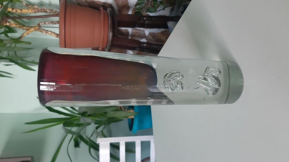 Масивна стъклена ваза