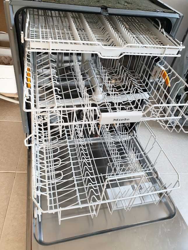 Инокс - Miele Съдомиялна - 14 Комплекта - Частично Вграждане - 60см