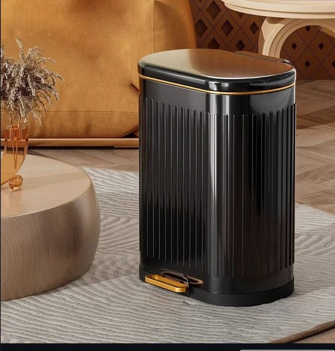 Продаю декоративные ёмкости для мусора новые