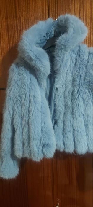 Синьо пухкаво еко палто