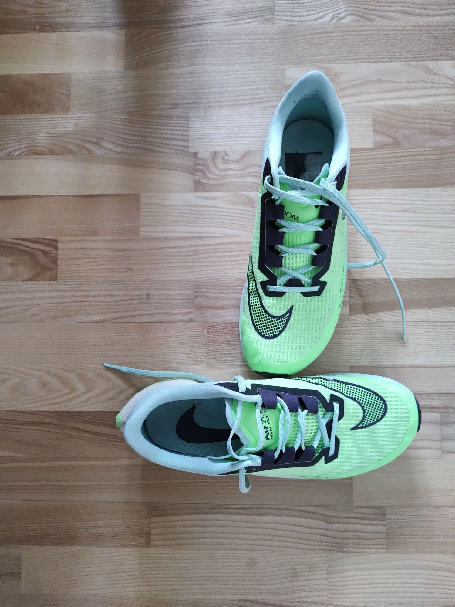 Nike - adidasi de alergare
