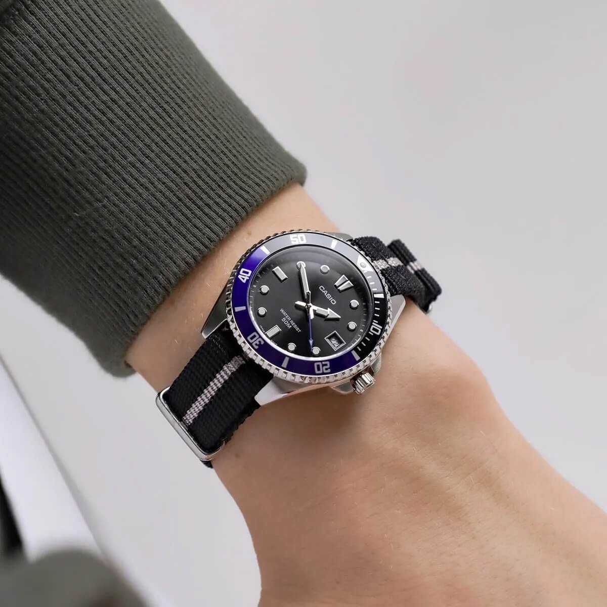 Мъжки часовник Casio MDV-10C-1A2VEF