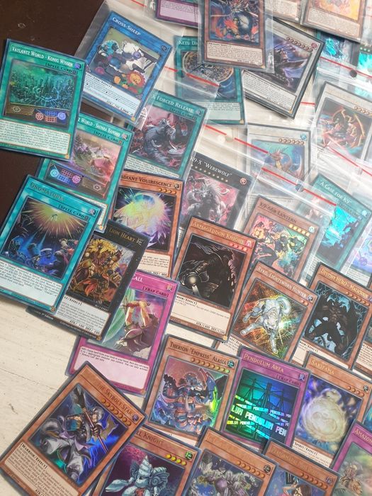 450+ Carti yugioh originale , stare foarte buna
