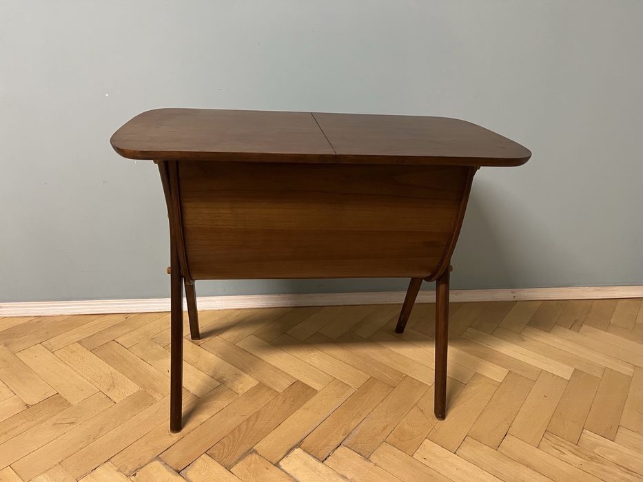 Помощна маса / 50-те