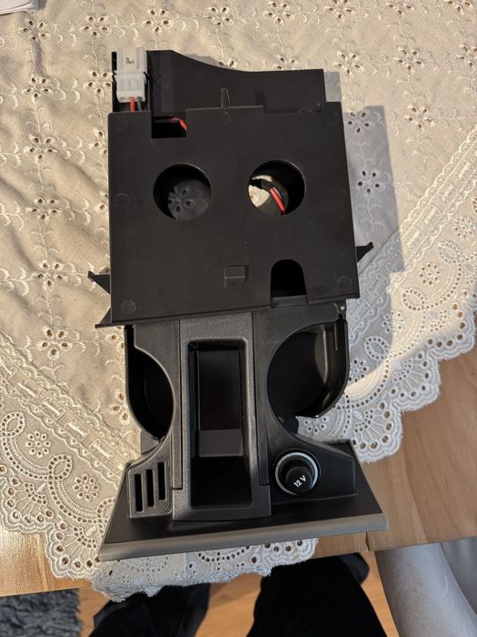 Suport pentru doua pahare vw t5 cu bricheta