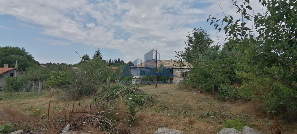 Парцел в Шумен, област-с.Панайот-Волово площ 941 кв.м.