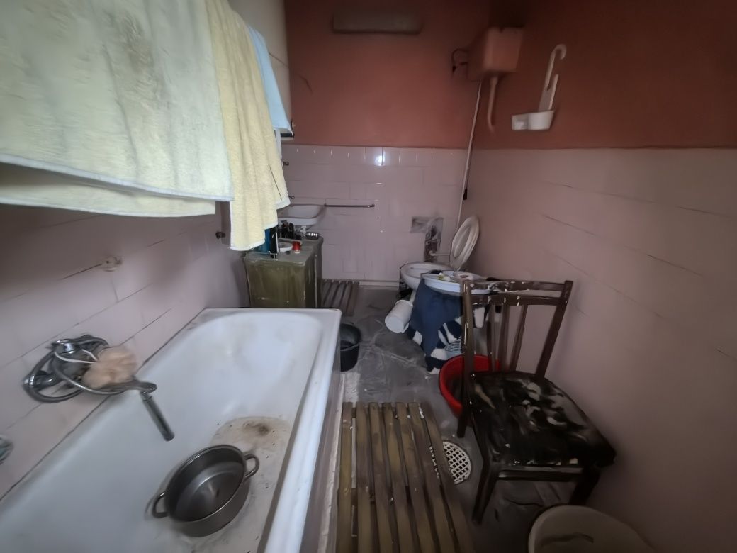 Casa cu 5 camere și anexa în INEU