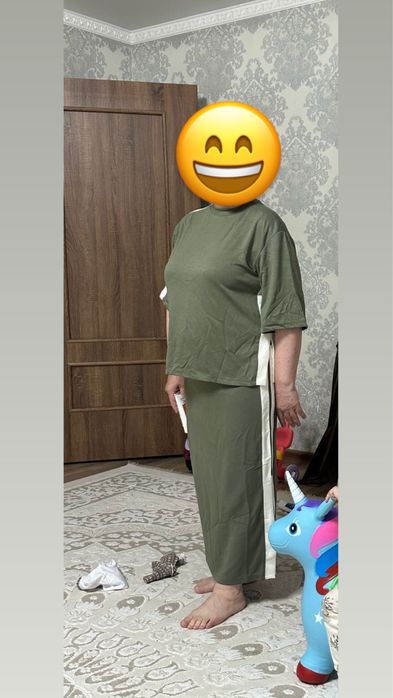 Продам новый костюм юбка кофта