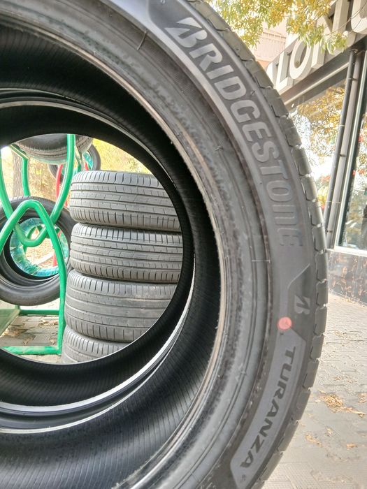 Bridgstone Turanza 235/45R18