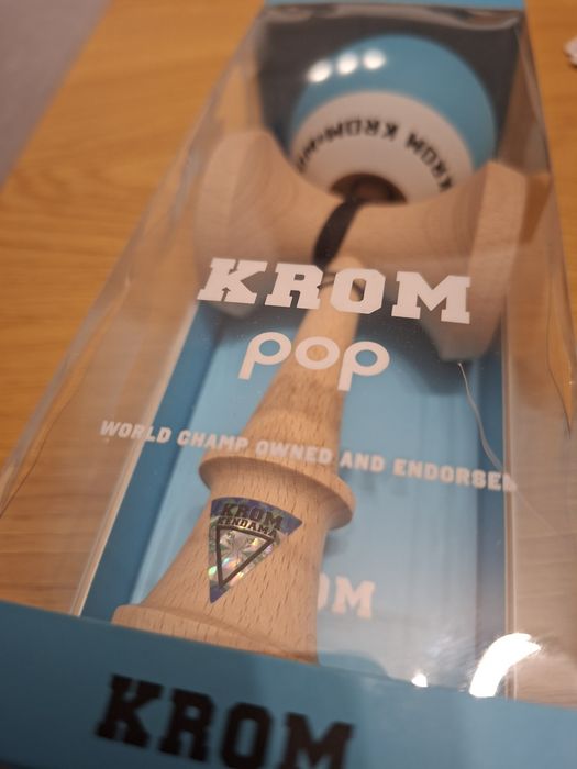 Kendama Krom pop noua