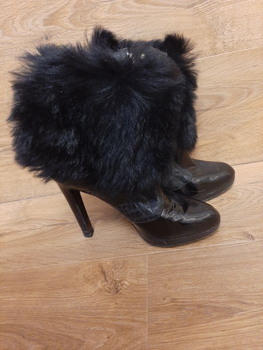 Обувки на ток и боти 37 номер