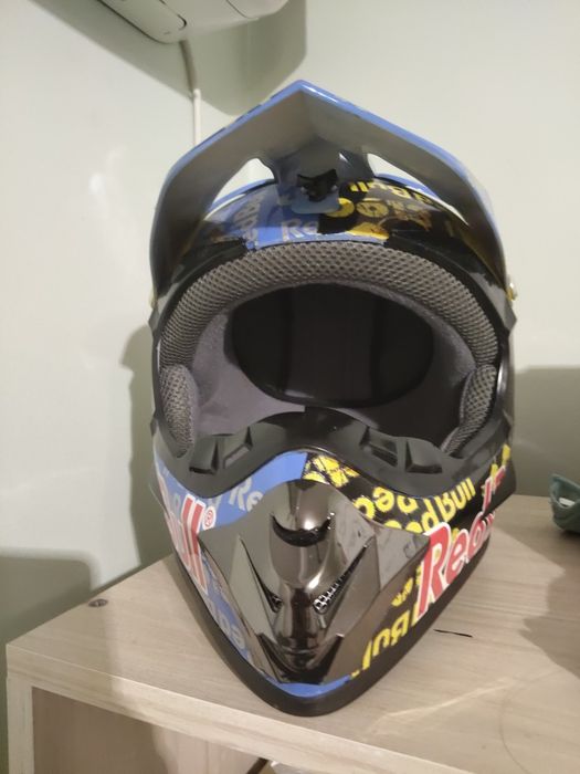 Продавам каска за мотор