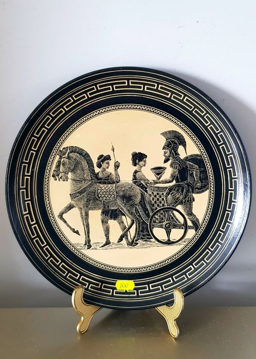 Farfurii vechi decorative din porțelan și ceramică