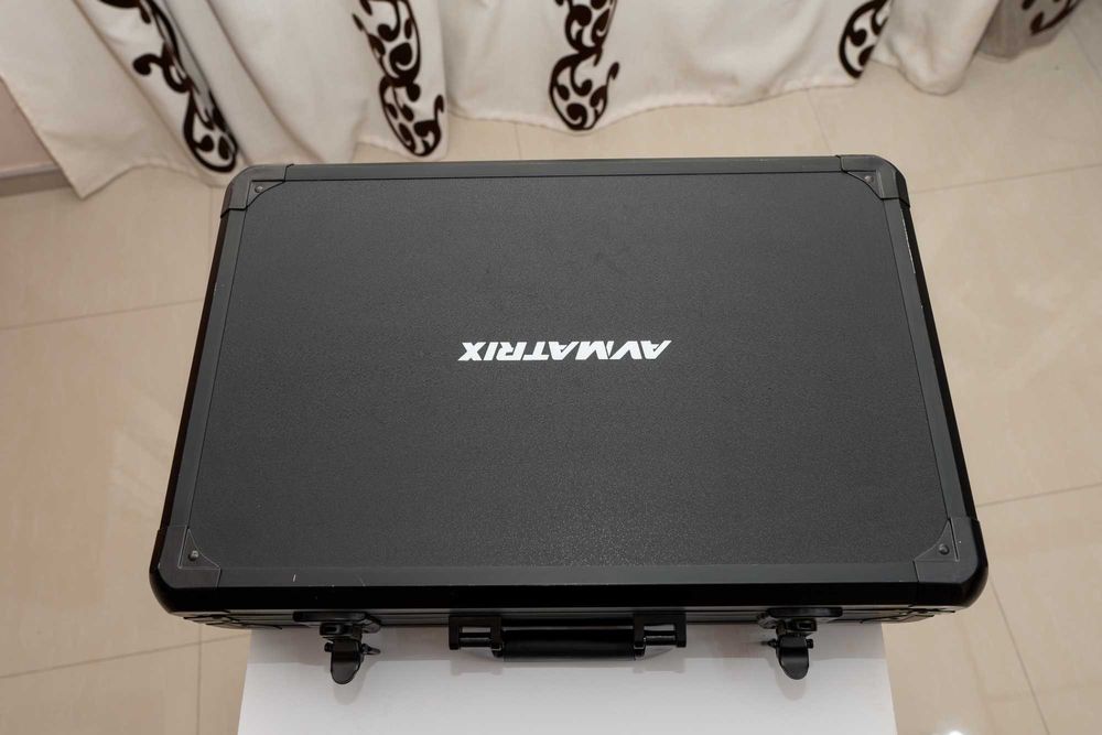 Avmatrix PVS0615U Switcher Portabil cu 6 Canale cu Display de 15.6"