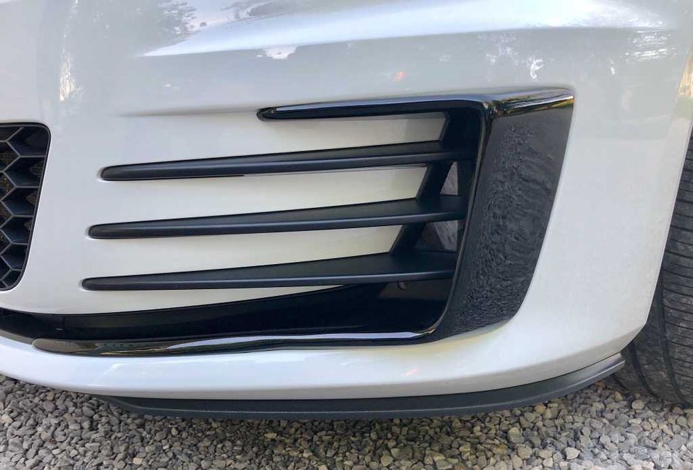 Ornamente SRS-Tec pentru bara fata  VW Golf 7  GTI / GTD
