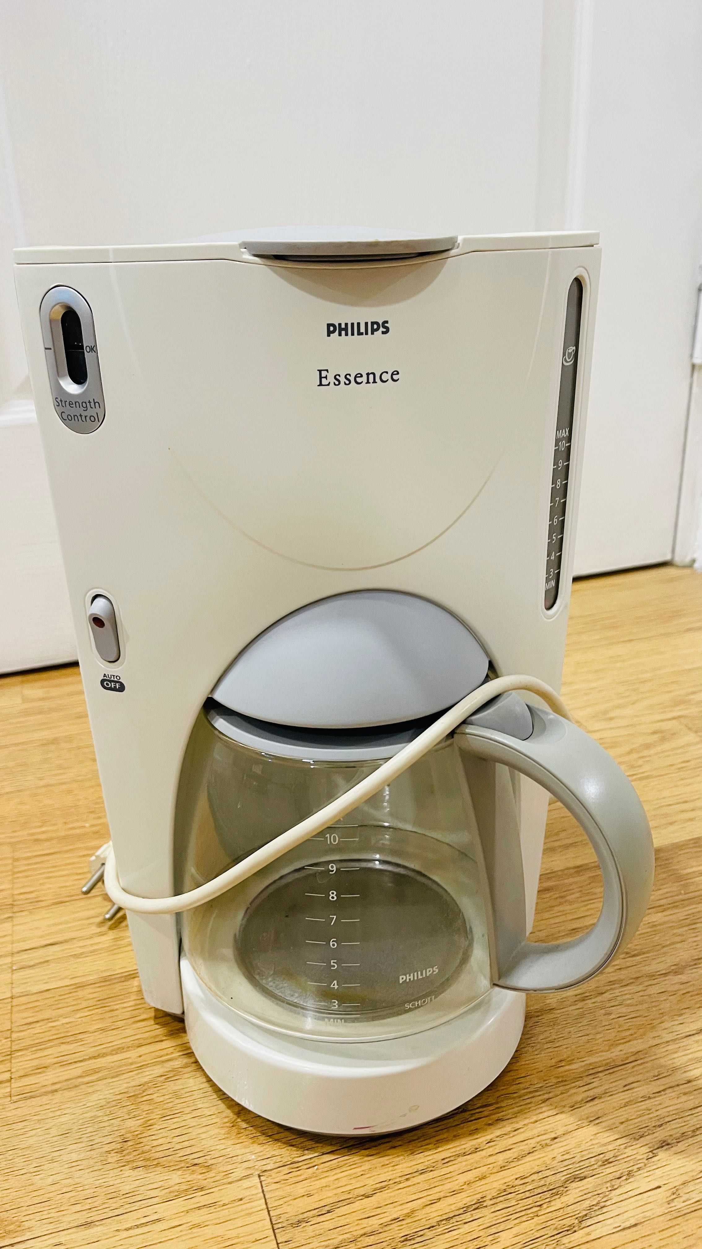 Кофемашина Philips Essence за 400000