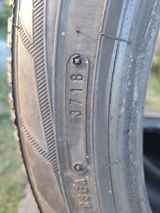 Зимни гуми 275/40 R20