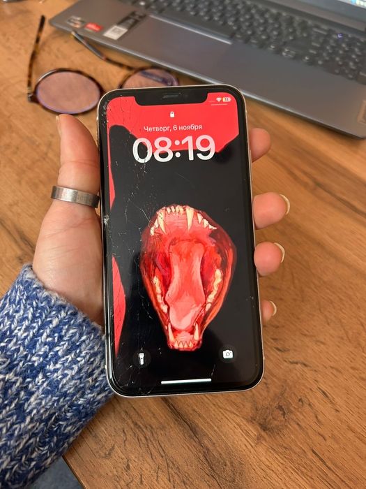продам Iphone 11