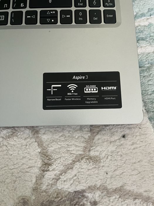 Лаптоп acer aspire 3 нов е на 3месеца