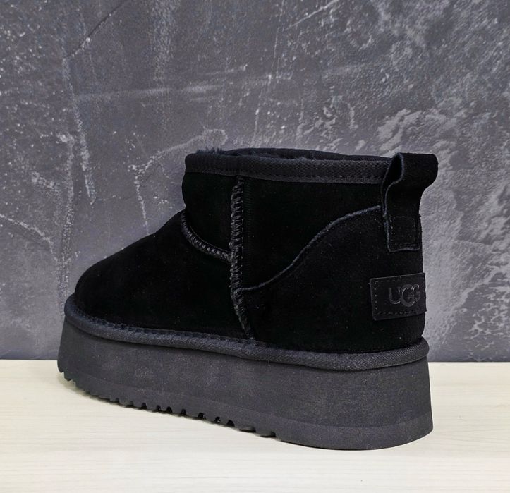 Ugg mini platform black