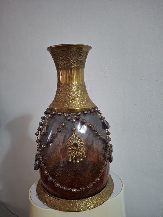 Ваза стекло и металл резной