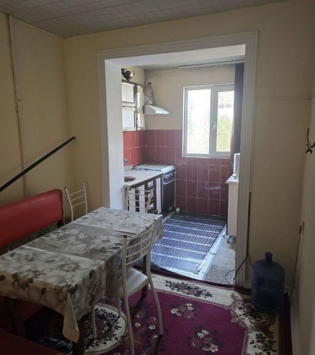 2 xonali kvartira sotiladi