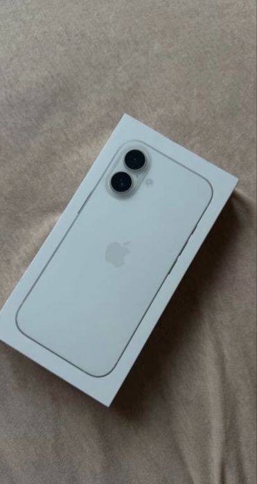 Apple iPhone 16 256Gb белый