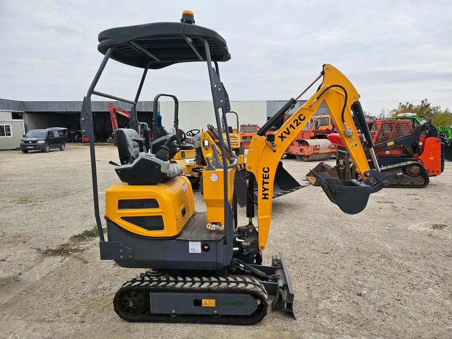 Hitachi Hytec XV12C miniexcavator pe senile NOU! Motor yanmar Nou! Motor Yanmar!