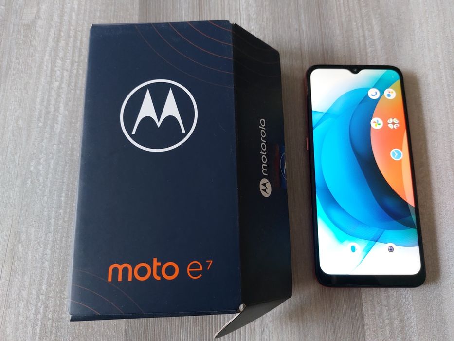 Моторола Е7  2+32 GB