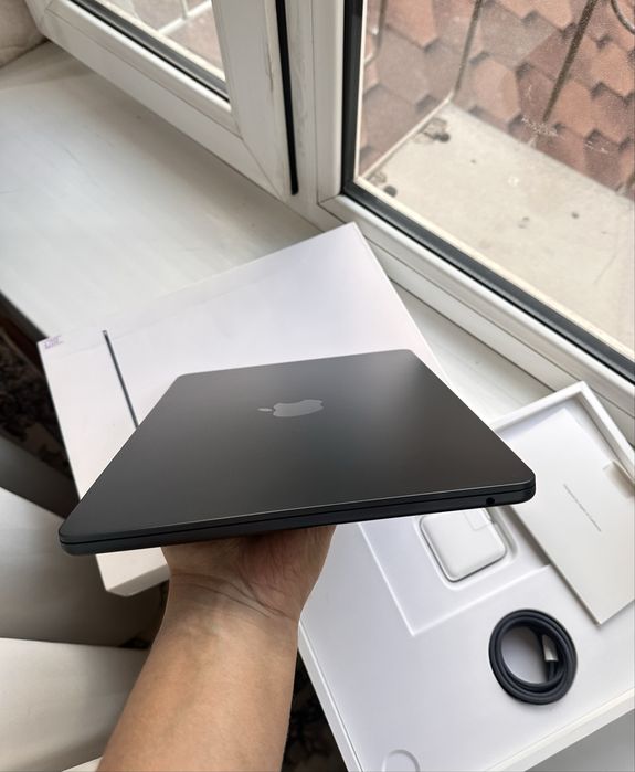 MacBook Air M3 8/256GB Midnight 100%