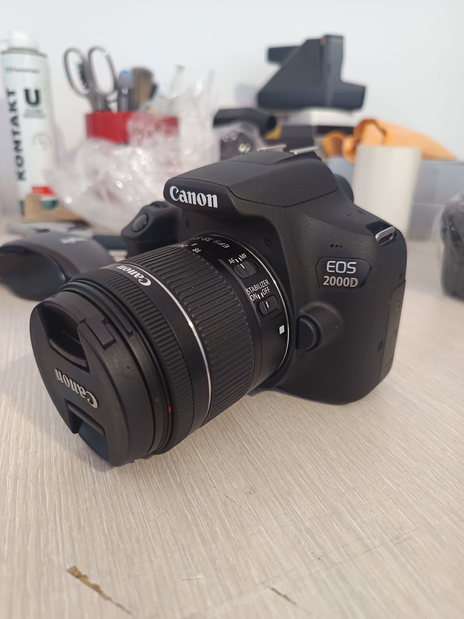 Aparat foto DSLR Canon EOS 2000D,24.1 MP, Negru +  EF-S 18-55mm IS II