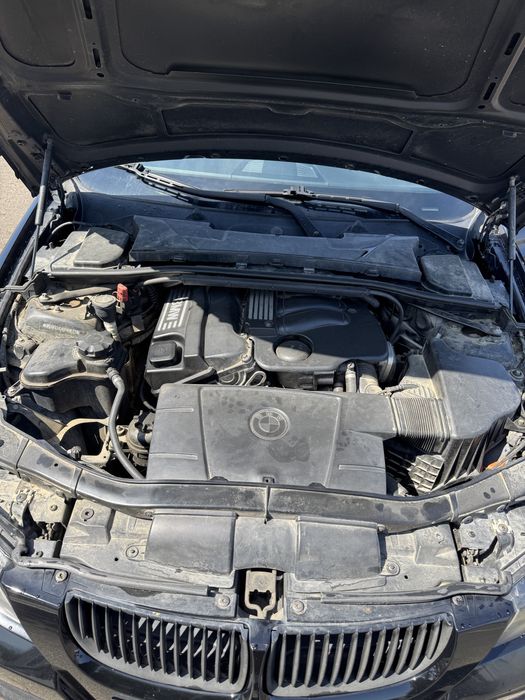 -BMW•e90•320i• 150cp