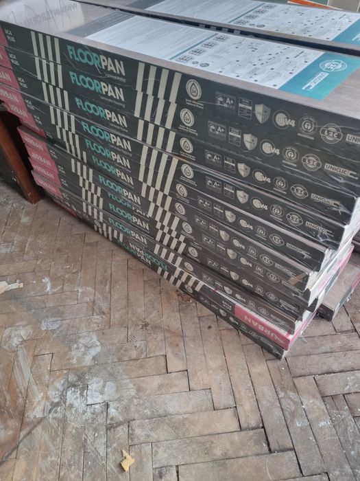 Ламиниран паркет 50кв.м.