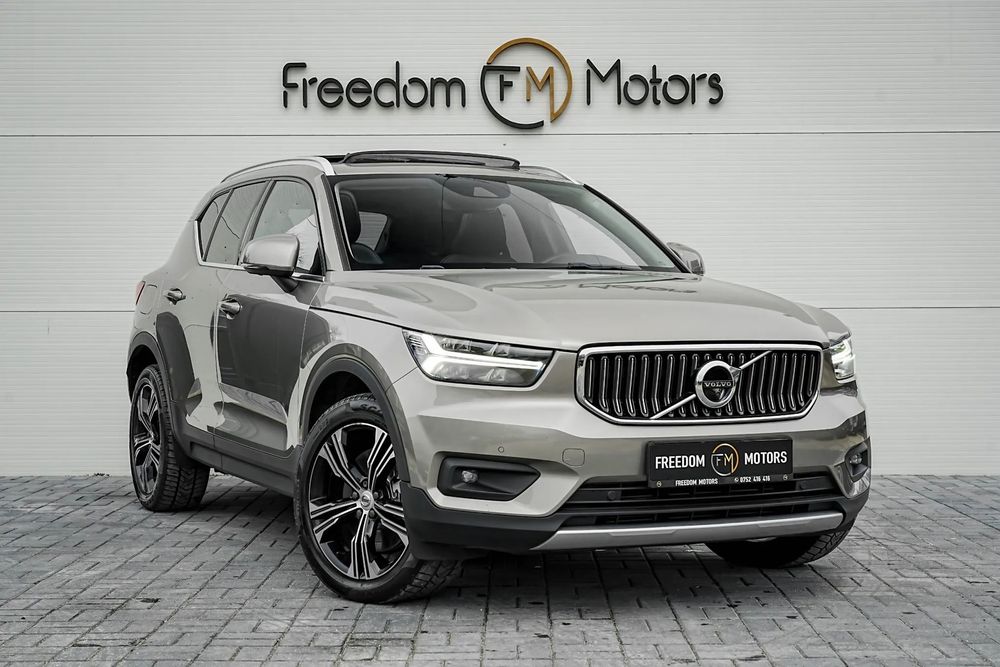 Volvo XC 40 Facelift,R-Design,2 Culori,Garantie Volvo12 luni