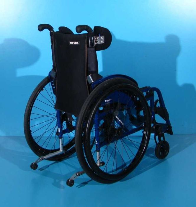 Scaun cu rotile din aluminiu activ Meyra / latime sezut 36 cm