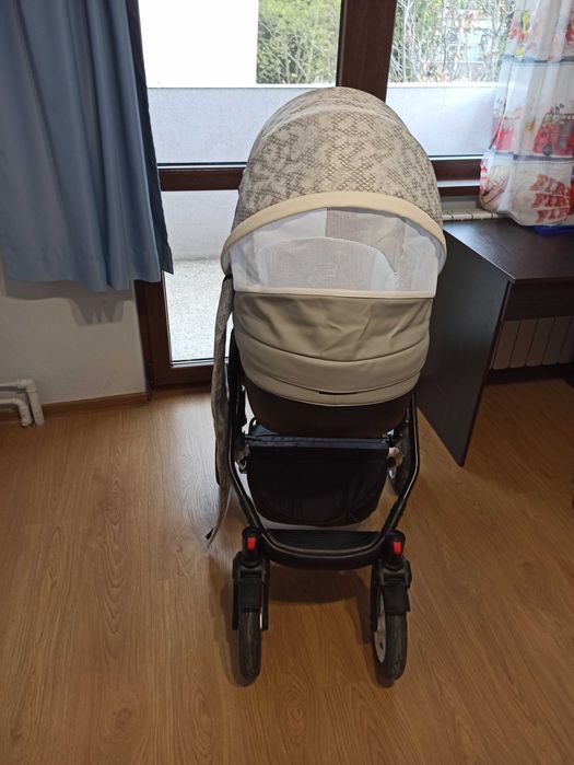 Бебешка количка с два коша