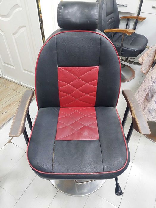 Продаются парикмахерские кресла и педикюрное кресла б/у