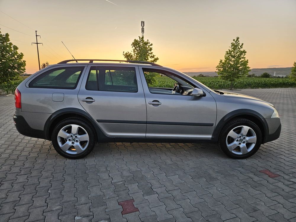 Skoda Octavia Scout/4x4/Clima /zoll/2l