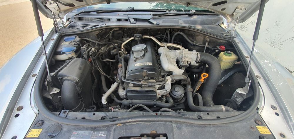 Motor complet fara anexe Vw Touareg 7L facelift an 2008 motor 2.5 tdi BPE BAC 128 kw 174 cp cutie viteza manuala far faruri stanga dreapta xenon pompa inalta inalte grup diferential fata spate compresor clima ac electromotor dezmembrez dezmebrari piese