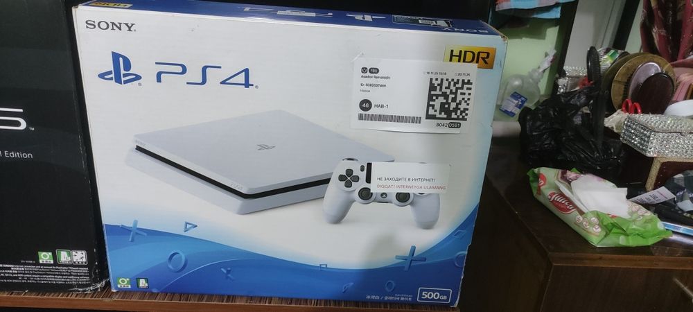 Yangi playstation 4 sotiladi
