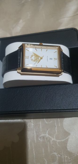 Эркаклар қўл соати сотилади срочно