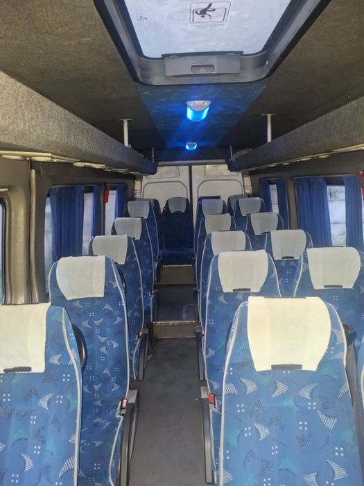 Microbuz transport persoane