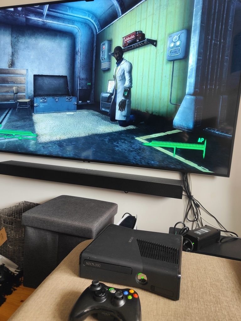 Consola Xbox 360 Slim S+controller wireless+ joc Fallout 3