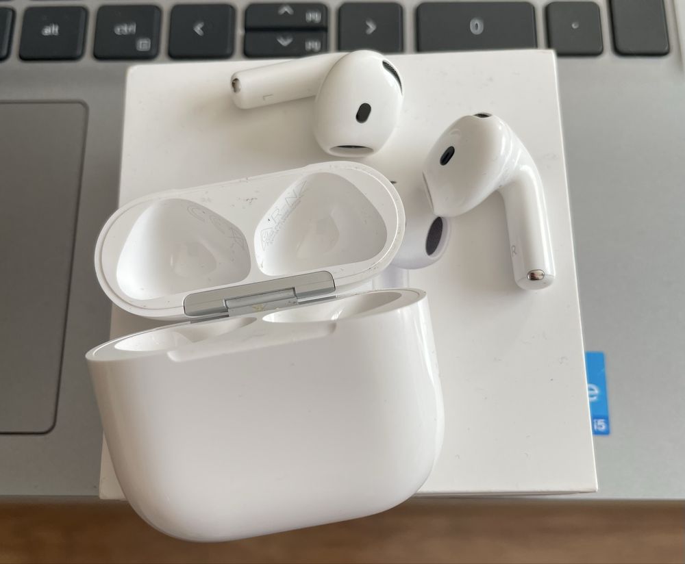 Apple AirPods gen 4