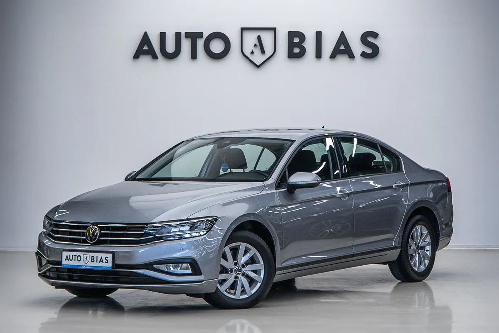 Volkswagen Passat Led/Navi/AirCare/CarPlay/AndroidAuto/Leasing - Rate FARA AVANS