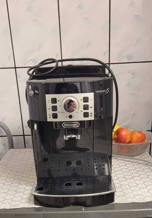 Espressor automat De'Longhi Magnifica S ECAM 22.112.B Stare buna!